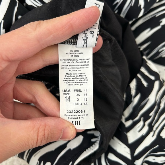 Profile by Gottex Black Swan One Shoulder Ruffle One PieceOne Piece Swimsuit - Picture 14 of 16